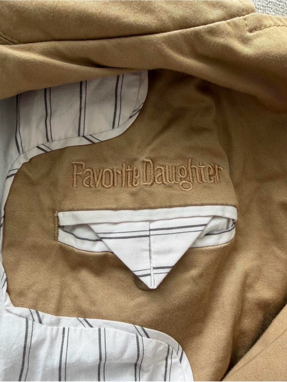 FAVORITE DAUGHTER Classic Khaki Trench Coat with Belt - Picture 4 of 5